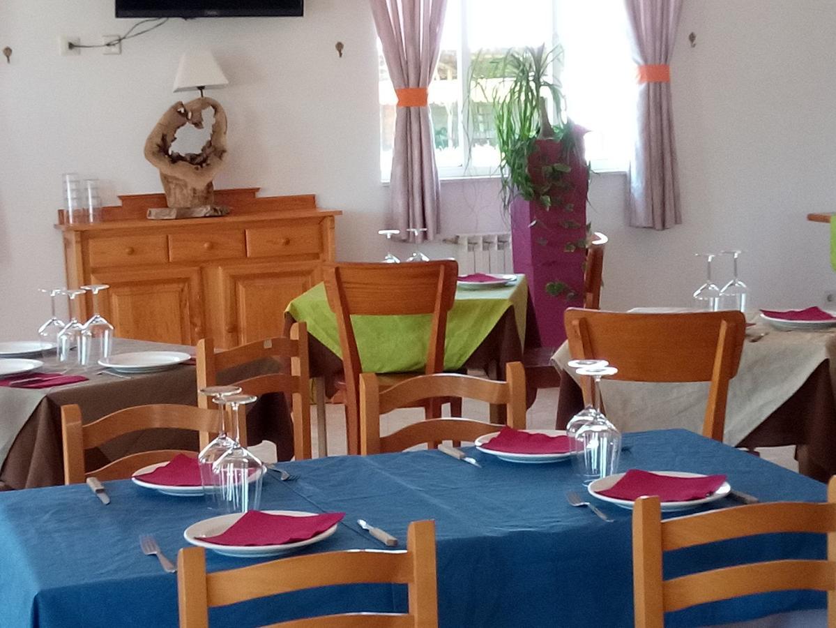 Hostal El Tropezon Матальяна-де-Вальмадригаль Экстерьер фото
