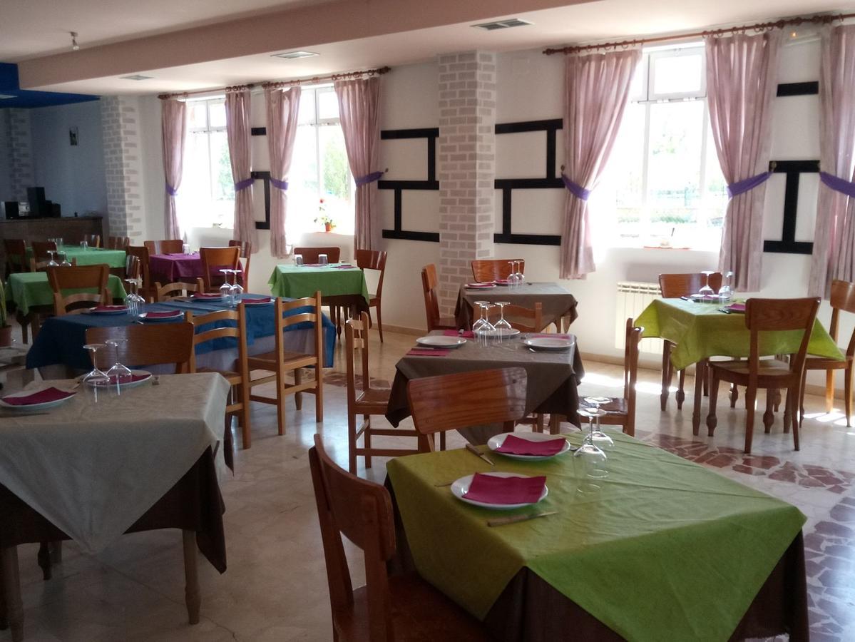 Hostal El Tropezon Матальяна-де-Вальмадригаль Экстерьер фото