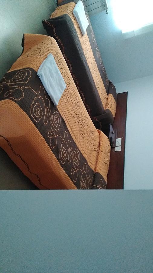 Hostal El Tropezon Матальяна-де-Вальмадригаль Экстерьер фото