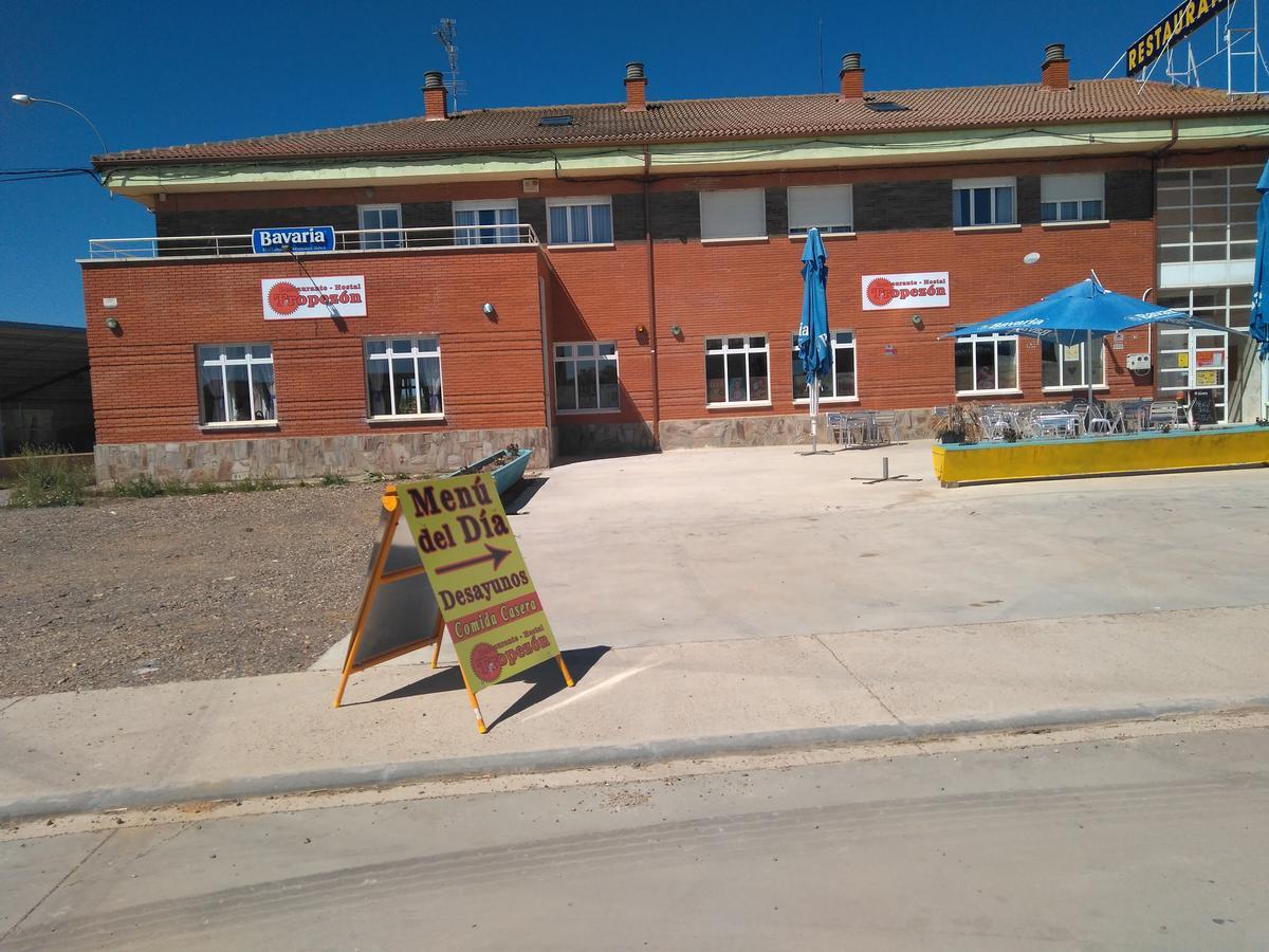 Hostal El Tropezon Матальяна-де-Вальмадригаль Экстерьер фото