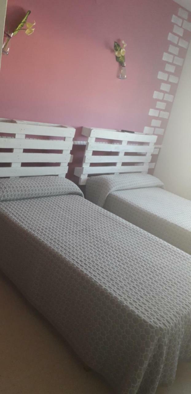 Hostal El Tropezon Матальяна-де-Вальмадригаль Экстерьер фото