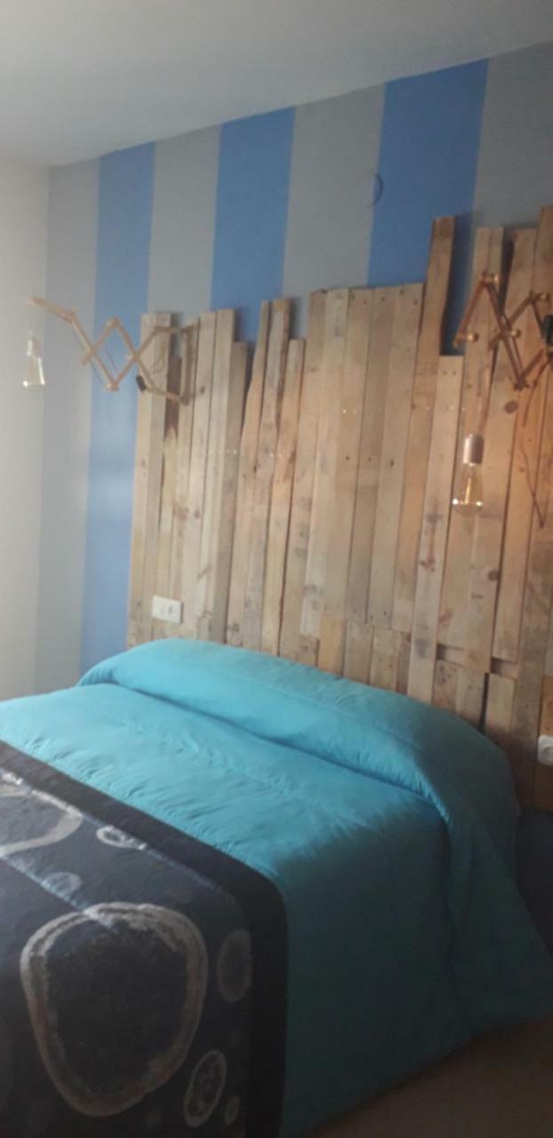 Hostal El Tropezon Матальяна-де-Вальмадригаль Экстерьер фото