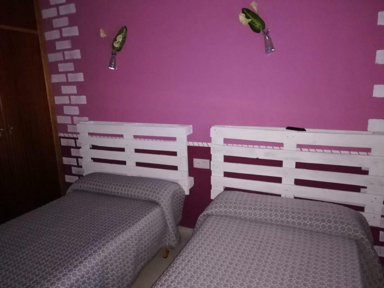 Hostal El Tropezon Матальяна-де-Вальмадригаль Экстерьер фото
