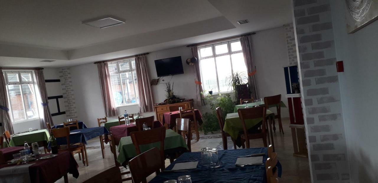 Hostal El Tropezon Матальяна-де-Вальмадригаль Экстерьер фото