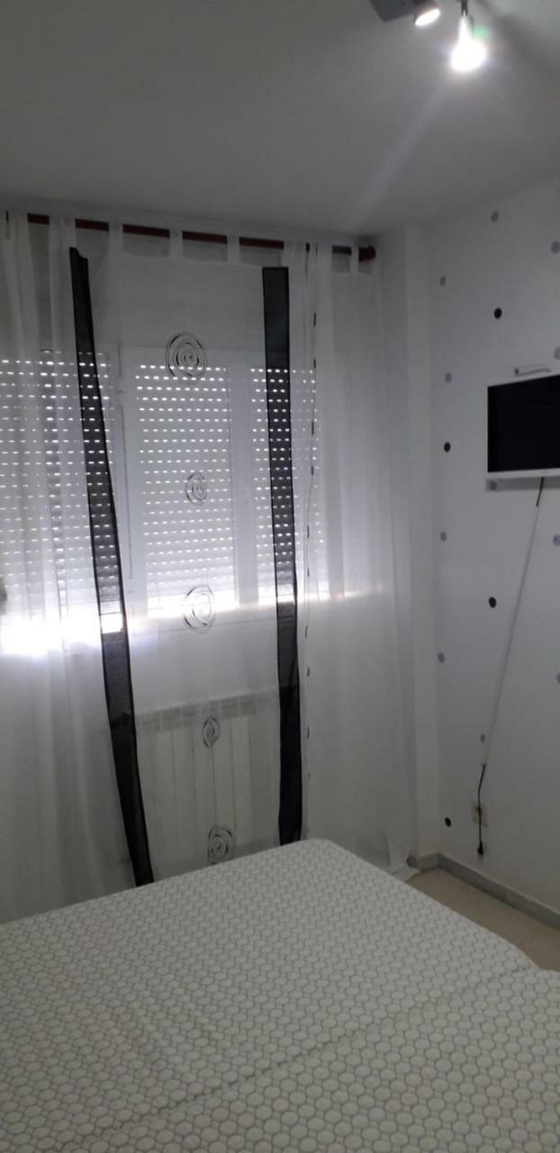 Hostal El Tropezon Матальяна-де-Вальмадригаль Экстерьер фото