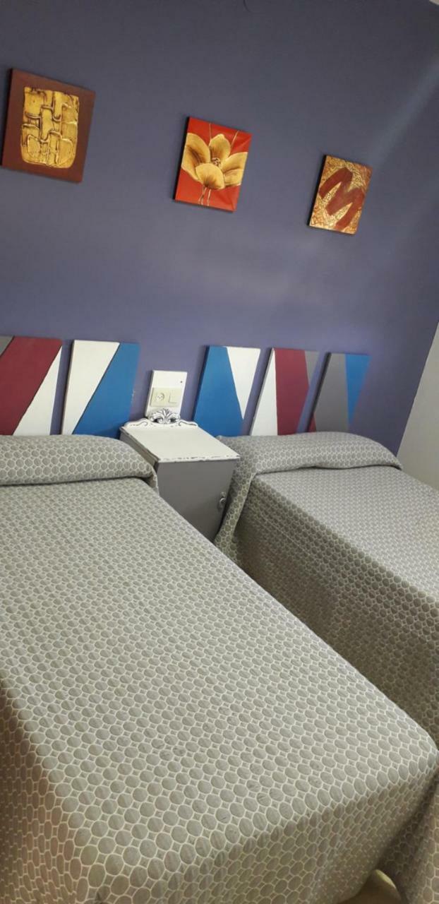 Hostal El Tropezon Матальяна-де-Вальмадригаль Экстерьер фото